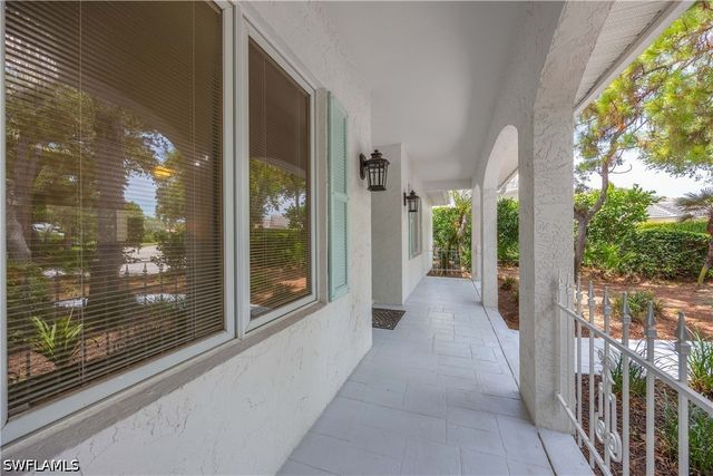816 Turkey Oak LN, Naples, FL 34108