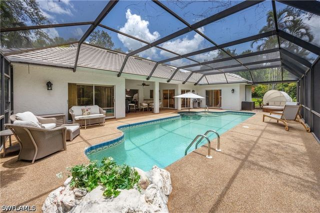 816 Turkey Oak LN, Naples, FL 34108