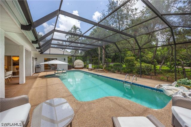 816 Turkey Oak LN, Naples, FL 34108