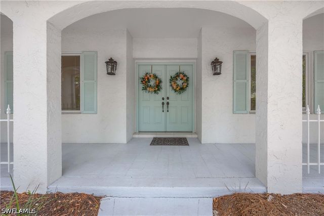 816 Turkey Oak LN, Naples, FL 34108