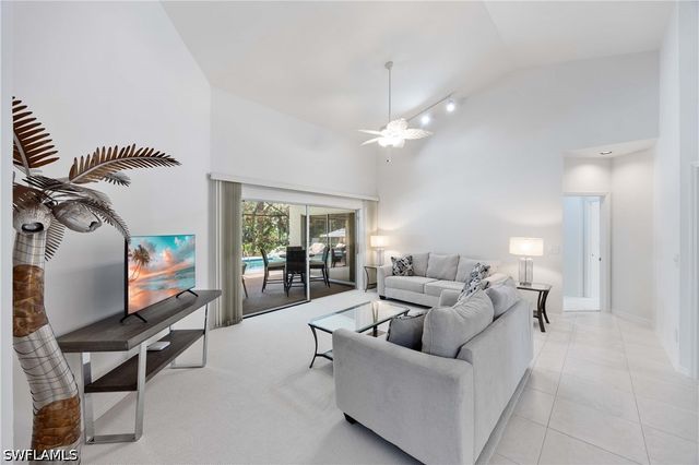 816 Turkey Oak LN, Naples, FL 34108