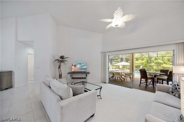816 Turkey Oak LN, Naples, FL 34108