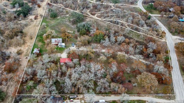 133 Country Oak Dr, La Vernia, TX 78121