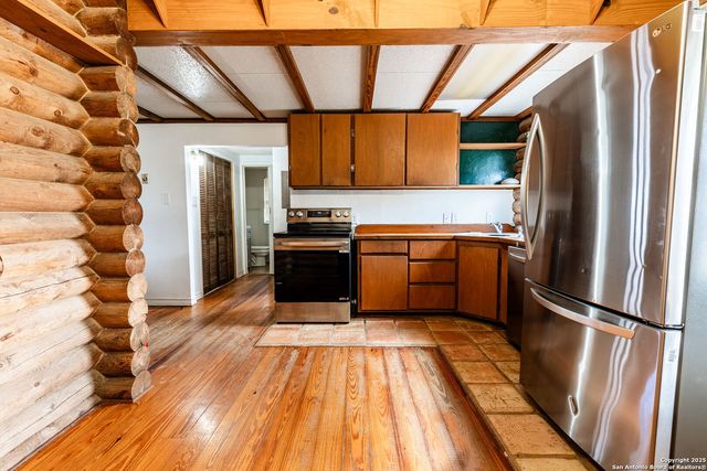 133 Country Oak Dr, La Vernia, TX 78121