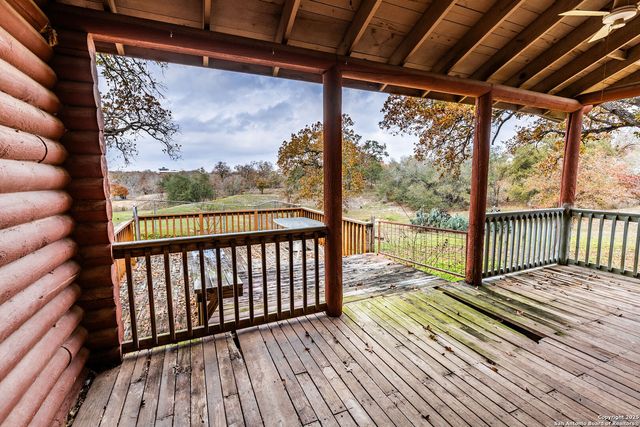 133 Country Oak Dr, La Vernia, TX 78121