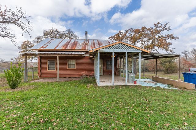 133 Country Oak Dr, La Vernia, TX 78121