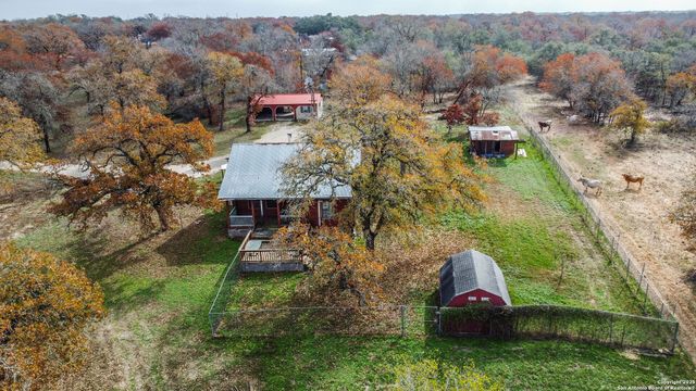 133 Country Oak Dr, La Vernia, TX 78121