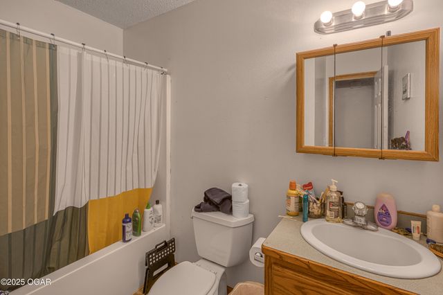 2014 W Perkins Street, Joplin, MO 64801