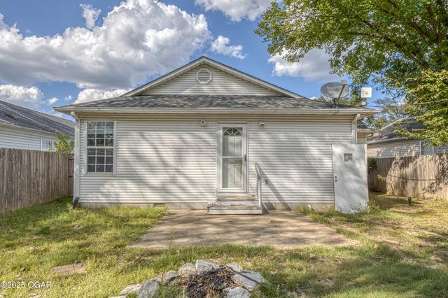 2014 W Perkins Street, Joplin, MO 64801