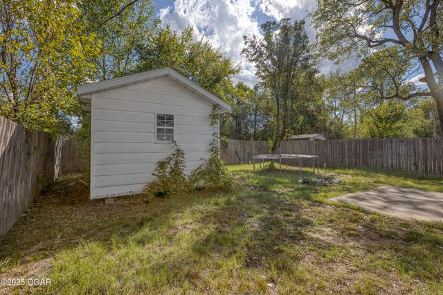 2014 W Perkins Street, Joplin, MO 64801