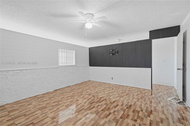 17911 NW 68th Ave P207, Hialeah, FL 33015