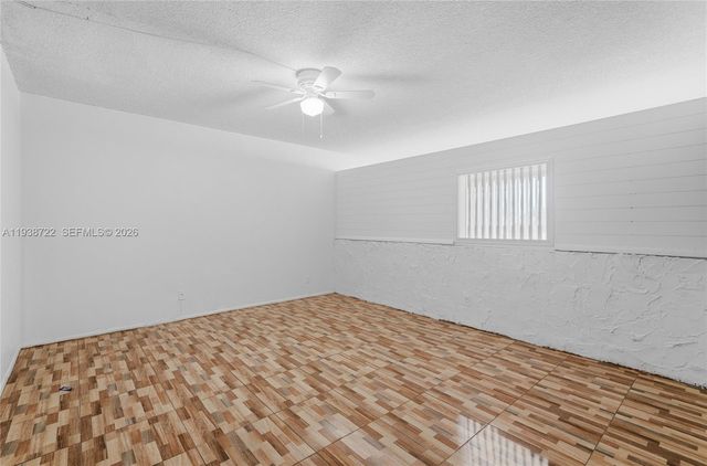 17911 NW 68th Ave P207, Hialeah, FL 33015