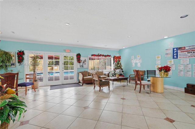 17911 NW 68th Ave P207, Hialeah, FL 33015