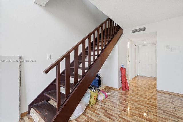 17911 NW 68th Ave P207, Hialeah, FL 33015