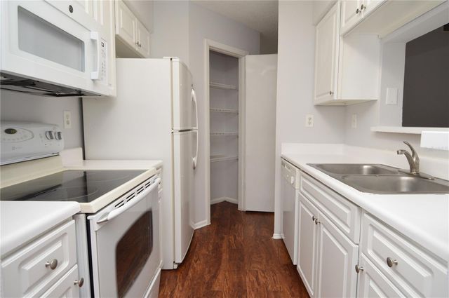8641 FANCY FINCH DRIVE 204, Tampa, FL 33614