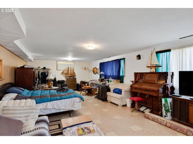 31339 Ne CORRAL CREEK Rd, Newberg, OR 97132