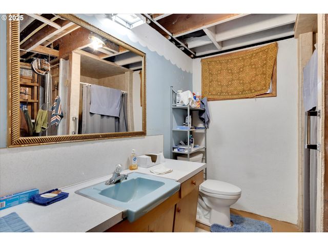31339 Ne CORRAL CREEK Rd, Newberg, OR 97132