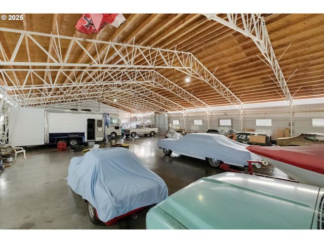 31339 Ne CORRAL CREEK Rd, Newberg, OR 97132