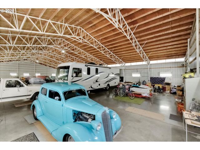 31339 Ne CORRAL CREEK Rd, Newberg, OR 97132