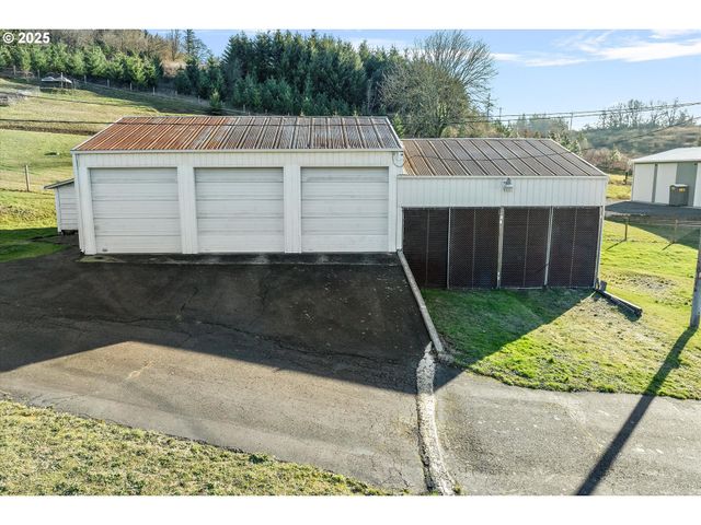 31339 Ne CORRAL CREEK Rd, Newberg, OR 97132