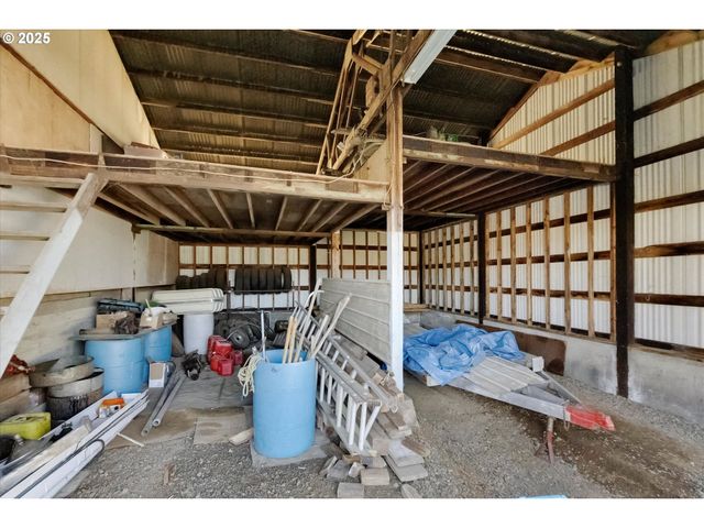 31339 Ne CORRAL CREEK Rd, Newberg, OR 97132