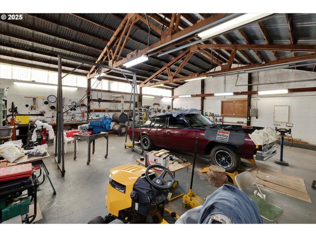 31339 Ne CORRAL CREEK Rd, Newberg, OR 97132