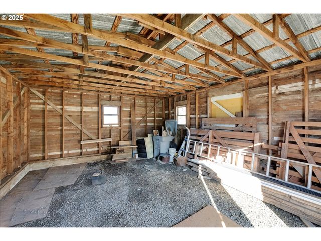 31339 Ne CORRAL CREEK Rd, Newberg, OR 97132