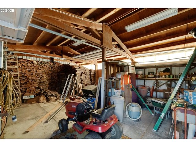 31339 Ne CORRAL CREEK Rd, Newberg, OR 97132