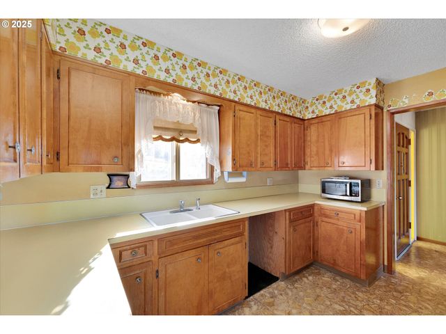 31339 Ne CORRAL CREEK Rd, Newberg, OR 97132