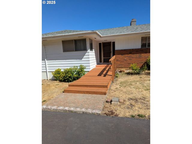 31339 Ne CORRAL CREEK Rd, Newberg, OR 97132
