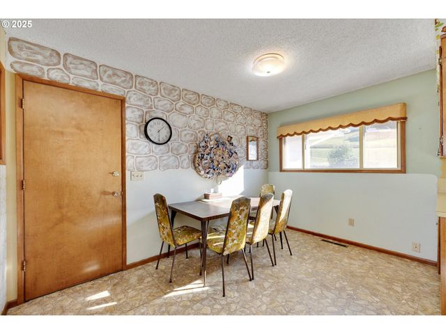 31339 Ne CORRAL CREEK Rd, Newberg, OR 97132