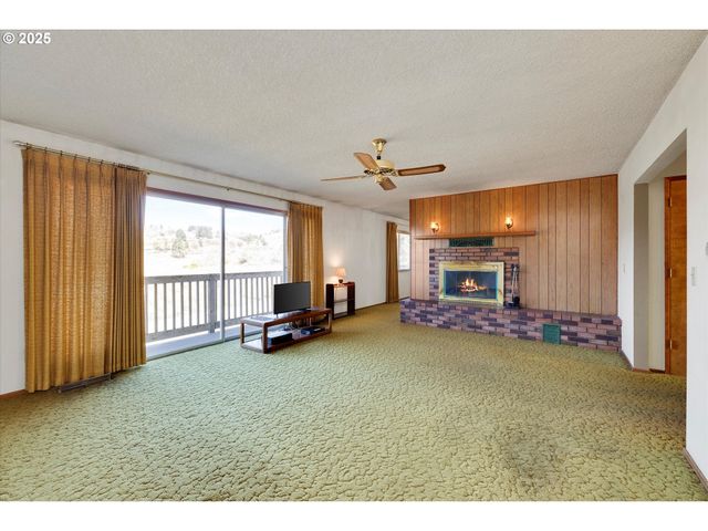 31339 Ne CORRAL CREEK Rd, Newberg, OR 97132
