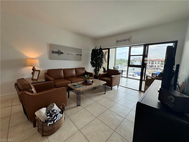 801 River Point DR 206A, Naples, FL 34102