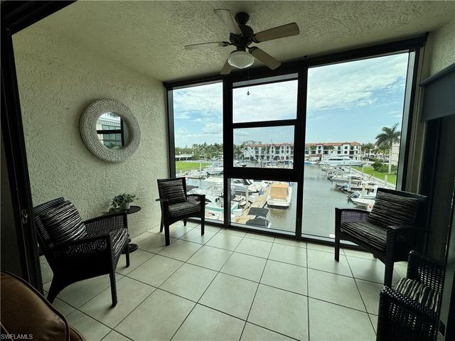 801 River Point DR 206A, Naples, FL 34102