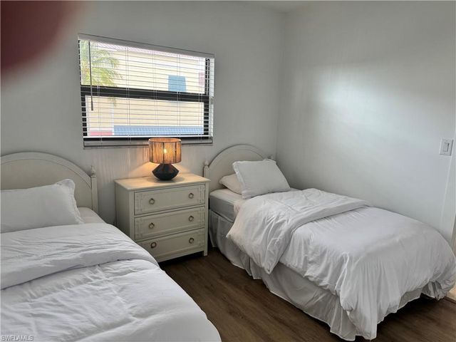 801 River Point DR 206A, Naples, FL 34102