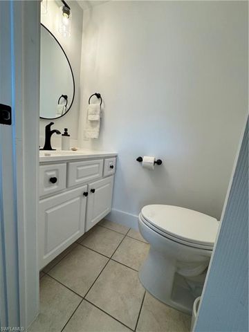801 River Point DR 206A, Naples, FL 34102