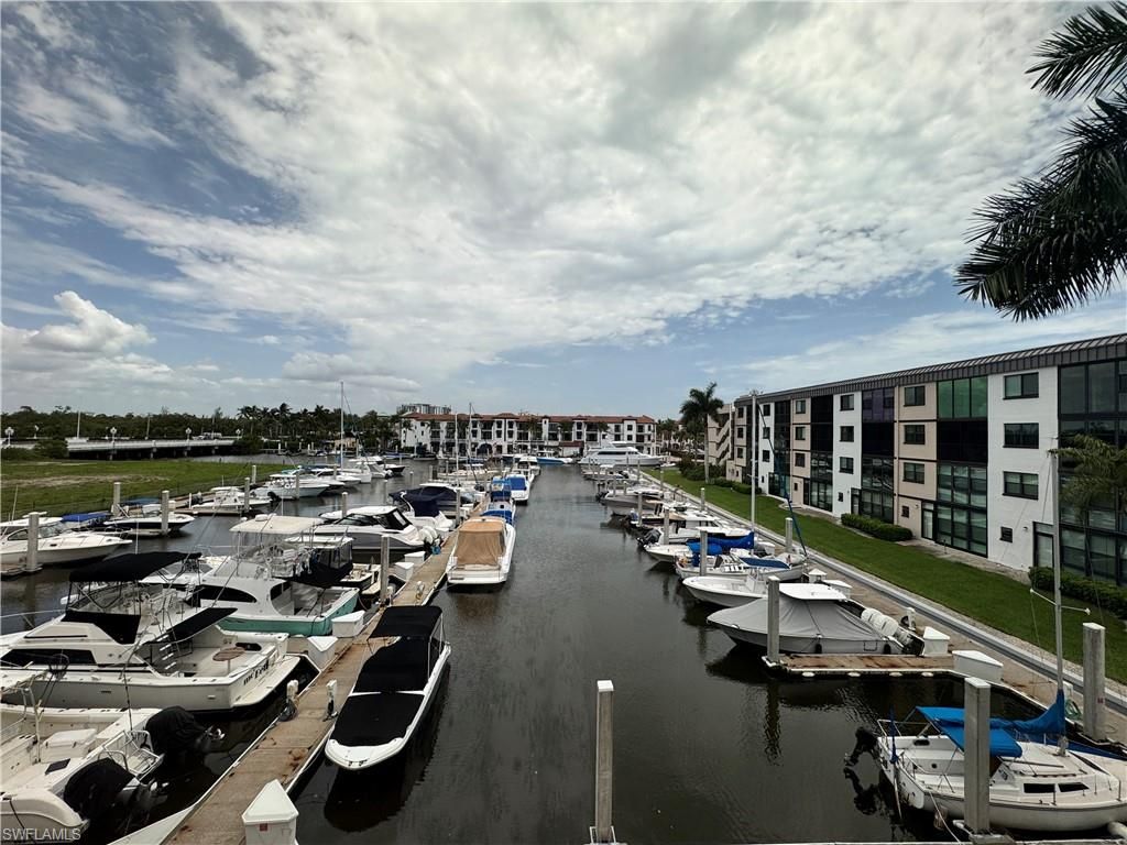 801 River Point DR 206A, Naples, FL 34102