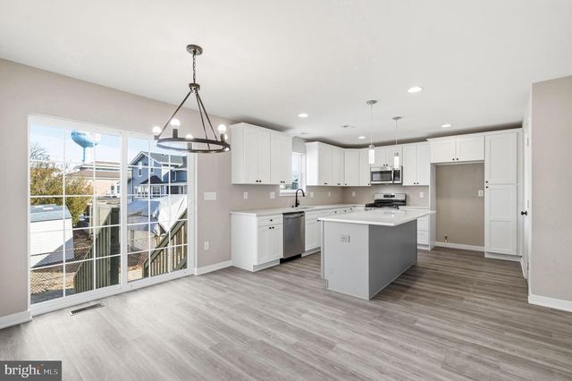 515 CROZIER AVE, National Park, NJ 08063