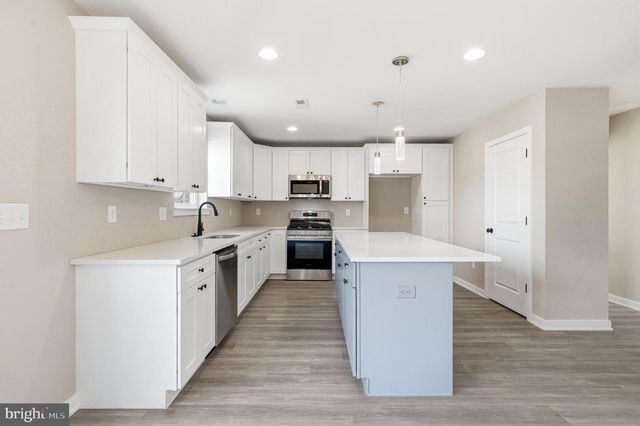 515 CROZIER AVE, National Park, NJ 08063