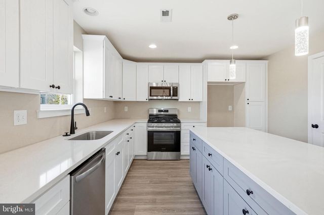 515 CROZIER AVE, National Park, NJ 08063