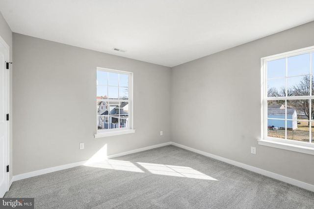 515 CROZIER AVE, National Park, NJ 08063