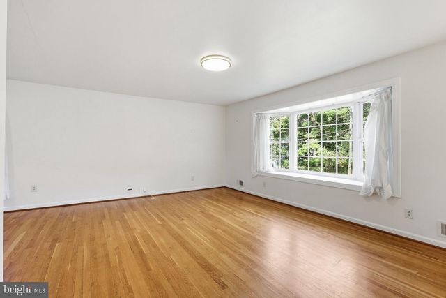 360 PARK ST NE, Vienna, VA 22180