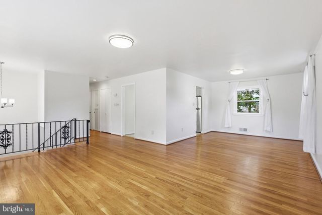 360 PARK ST NE, Vienna, VA 22180