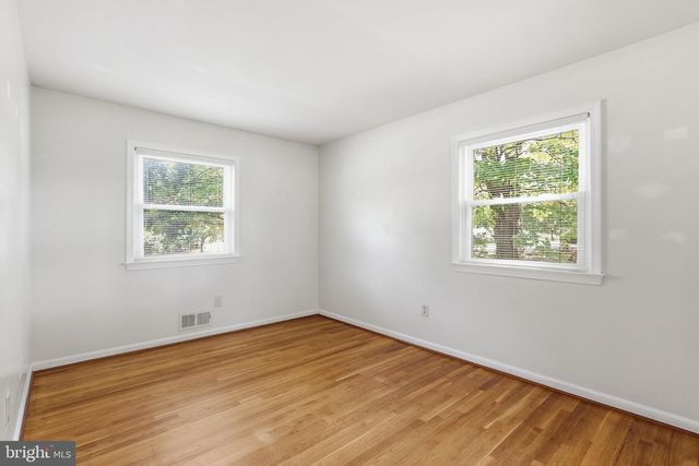360 PARK ST NE, Vienna, VA 22180