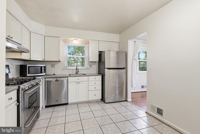 360 PARK ST NE, Vienna, VA 22180