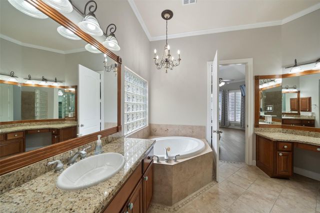 390 Wedgewood Drive, Montgomery, TX 77356