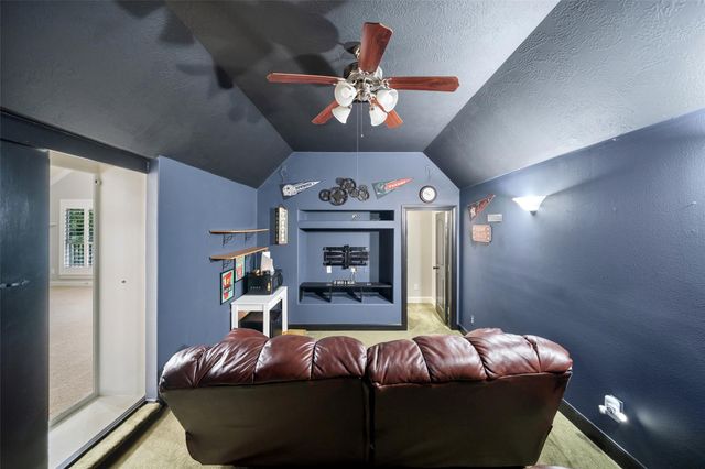 390 Wedgewood Drive, Montgomery, TX 77356