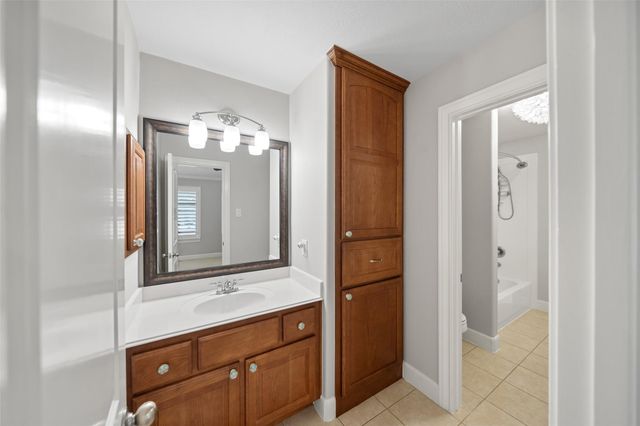 390 Wedgewood Drive, Montgomery, TX 77356