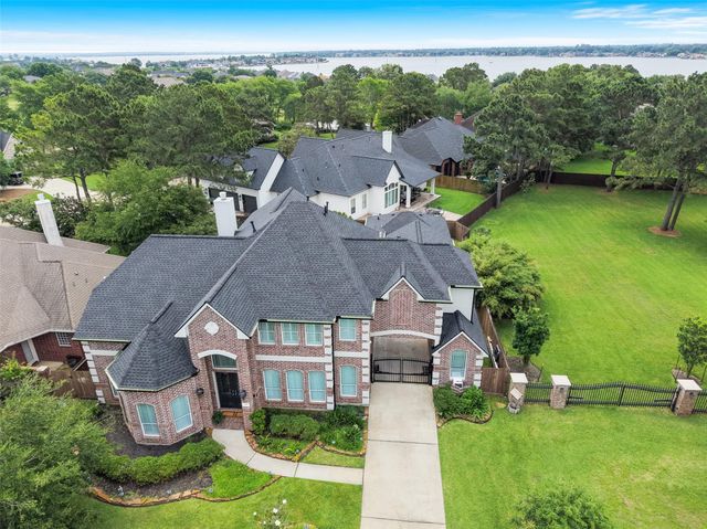 390 Wedgewood Drive, Montgomery, TX 77356