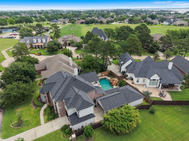 390 Wedgewood Drive, Montgomery, TX 77356